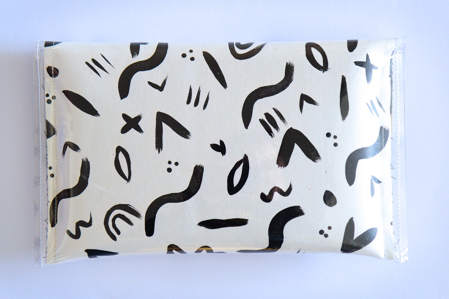 Clutch | Monochrome Moments